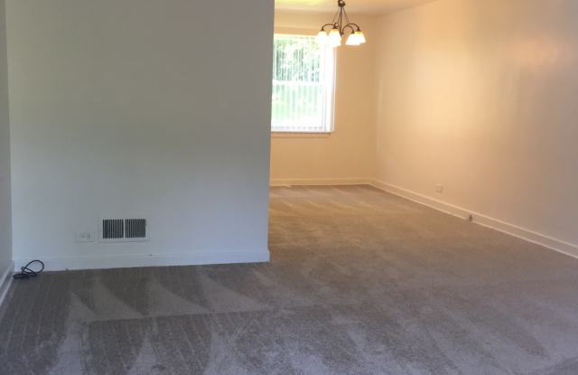 1326 TAMARA CT. - 1326 Tamara Court, Waukegan, IL 60085