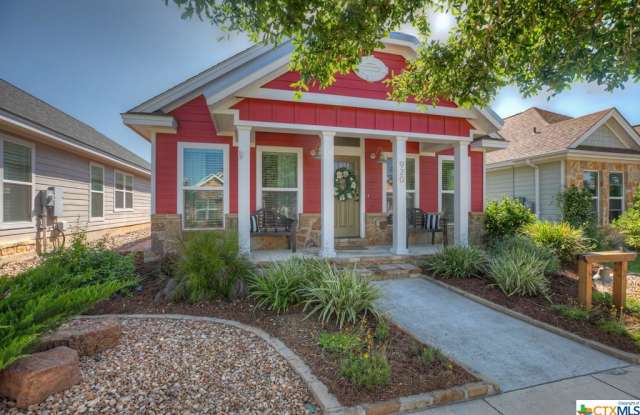 920 Hudson Lane Gallery 2