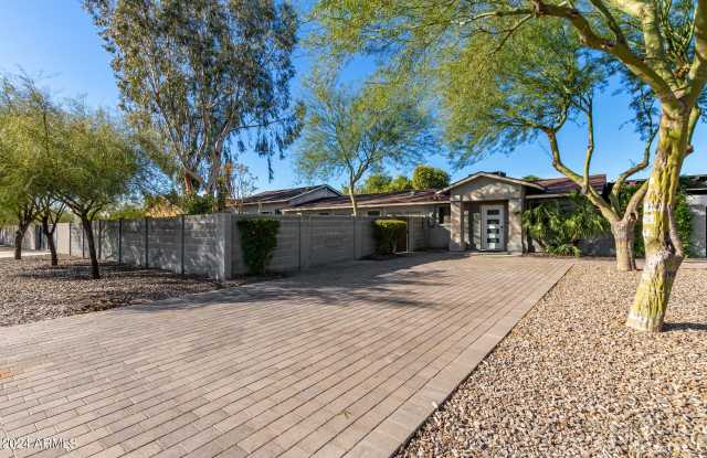 10069 E Paradise Drive photos photos