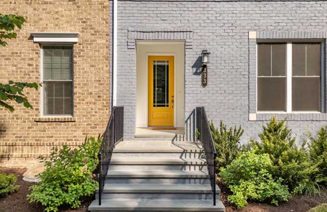 4 bedroom 4.5 bath townhouse @ Midtown! Gallery 4