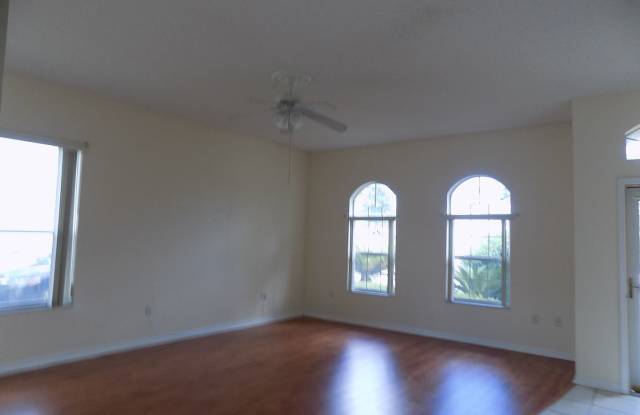 CHARMING 3BR/2BA/OFFICE/2GARAGE Gallery 4