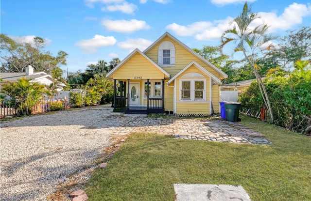 2342 Stella Street - 2342 Stella Street, Fort Myers, FL 33901