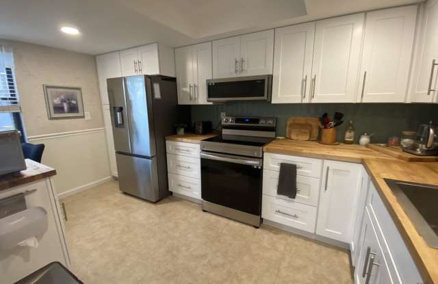 Welcome to Aqua Gardens in Port Charlotte! Gallery 4