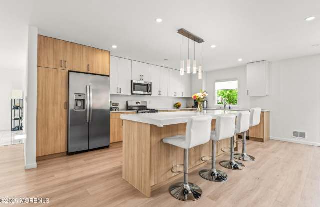 14 Darien Drive - 14 Darien Drive, West Long Branch, NJ 07764