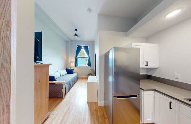 2845 Marine Drive Gallery 4