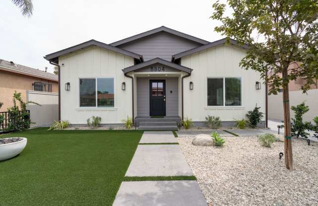 Beautifully Renovated 3-Bedroom Home – Modern Comfort  Style - 8804 South 12th Avenue, Inglewood, CA 90305