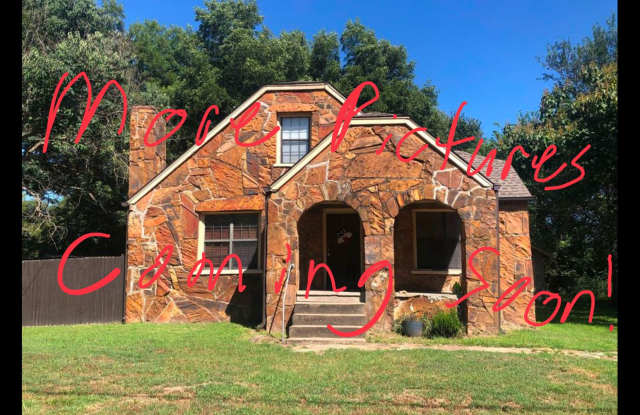 **¡Bienvenido a la casa de tus sueños!** Charming 3-Bedroom Home in Desirable Tulsa Neighborhood Gallery 1