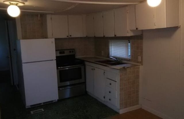 1204 Kawahee Ln - 1204 Kawahee Ln, Denison, TX 75020