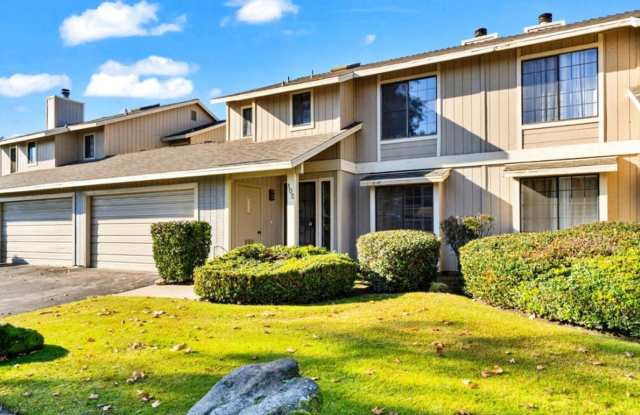 3-Bedroom Condo Near Fresno State – Washer & Dryer Included! Gallery 3