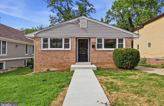 1545 11TH Street S photos photos