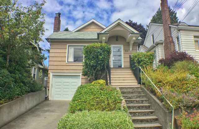 Beautiful Maple Leaf Home photos photos