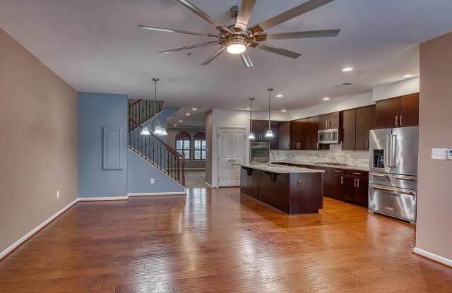 Stunning top level condo in Linton at Ballenger ready now! Gallery 4