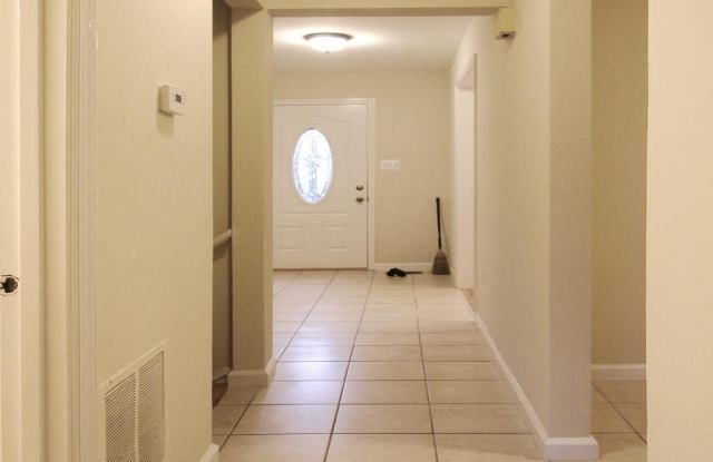316 CHERRY Court Gallery 4