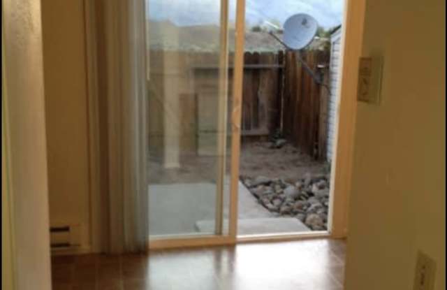 1283 Redwood Cir Gallery 3
