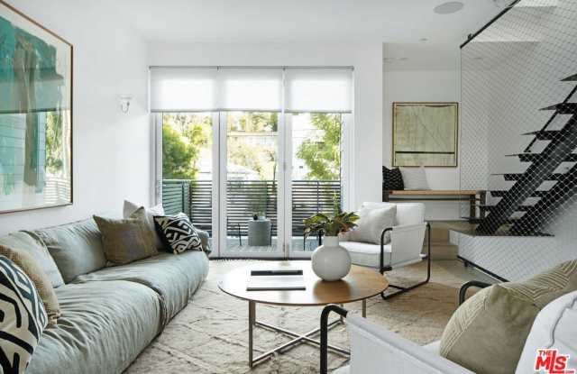 927 Hyperion Ave photos photos