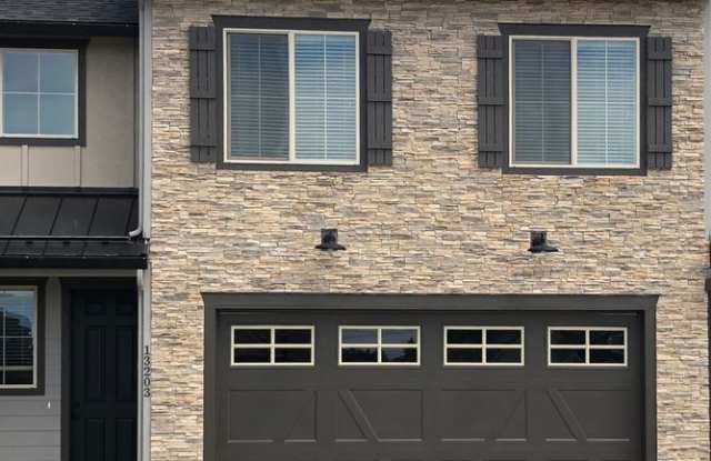 New Townhouse - 13203 Northeast 62nd Avenue, Barberton, WA 98686
