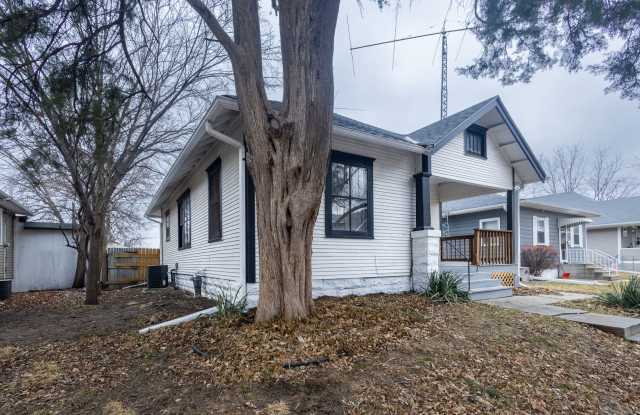 Spacious 2BR/1BA Home – Don’t Miss Out! Gallery 3