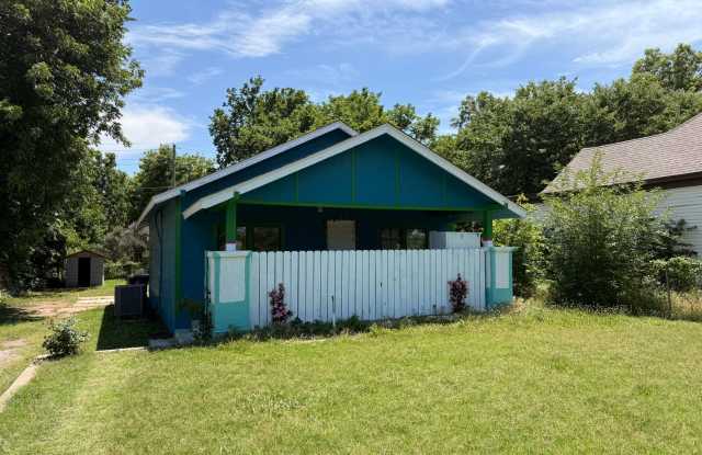 FOR RENT | 908 SW G Ave | $850/month photos photos FOR RENT | 908 SW G Ave | $850/month photos photos