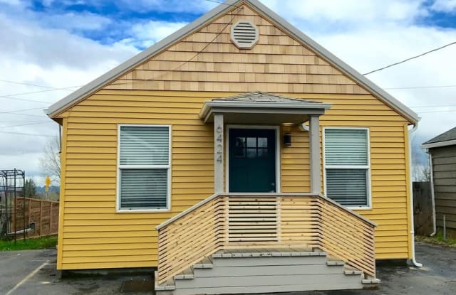 6444 NE 42nd Ave - 6444 NE 42nd Ave, Portland, OR 97218