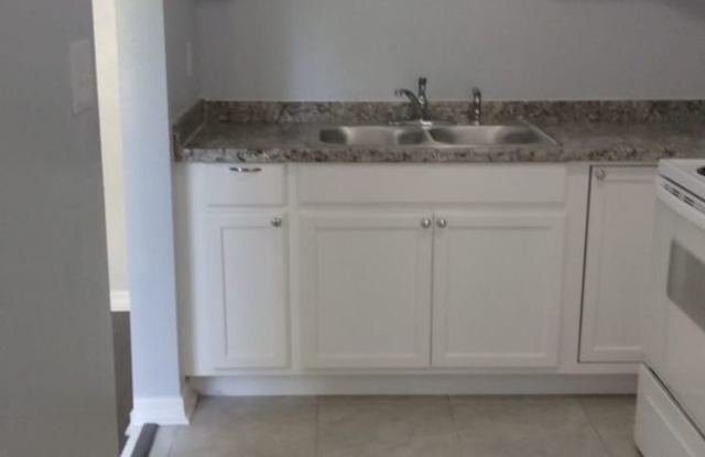 MOVE-IN SPECIAL! $500 Deposit + $500 First Month’s Rent! Gallery 4