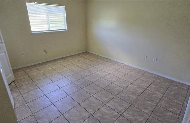 849 Motel Street E Gallery 2