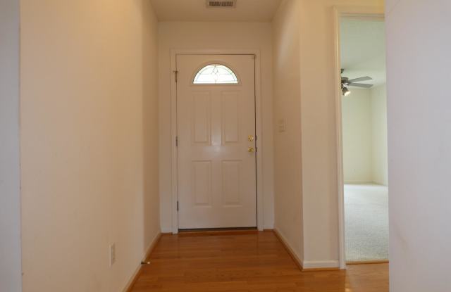 206 New Castle Drive Gallery 3