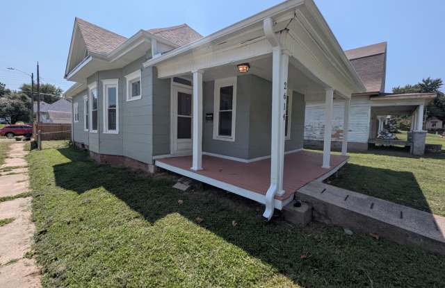 Remodeled 3-Bedroom, 1-Bath Home with Basement & Privacy-Fenced Backyard photos photos