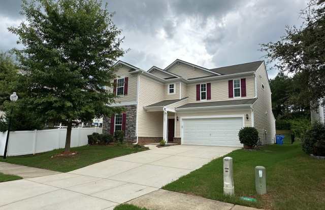 LIVE IN WATERLYNN photos photos