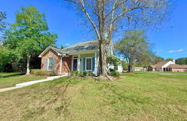 Serene 3BR Home in Peaceful Azalea Lakes Gallery 1