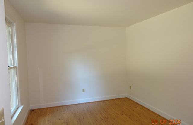 4 bedroom, 3 full bathroom 2 Story Single Family Home for rent Gallery 3