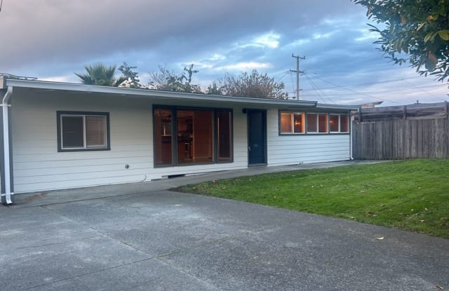 3311 Glenwood St - 3311 Glenwood Street, Myrtletown, CA 95501