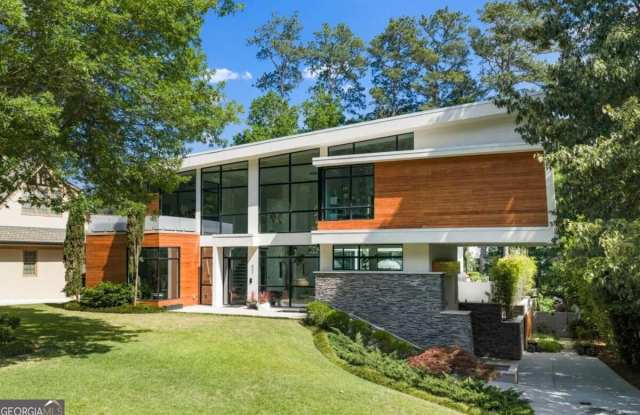 937 Berkshire Road NE Gallery 2