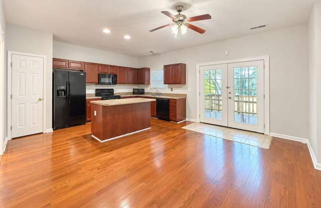 468 Canewood Place - 1 Gallery 3