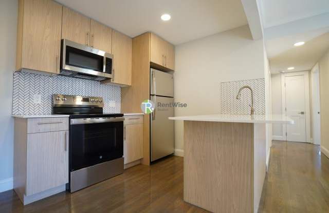 320 Hammond Pond Pkwy. - 320 Hammond Pond Parkway, Newton, MA 02467