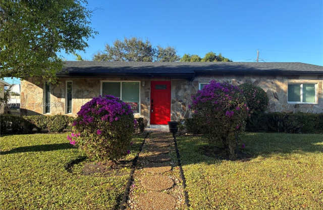 365 NW 4th Ct photos photos