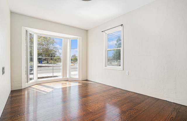 215 Central Ave - 2 bedroom | 1.5 bath | Single family home Gallery 3