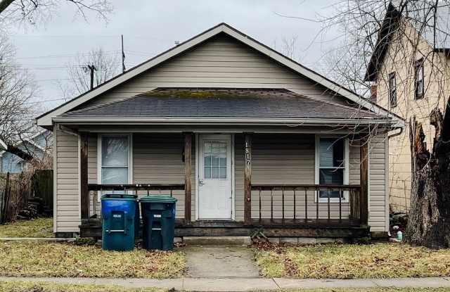 Large Backyard photos photos