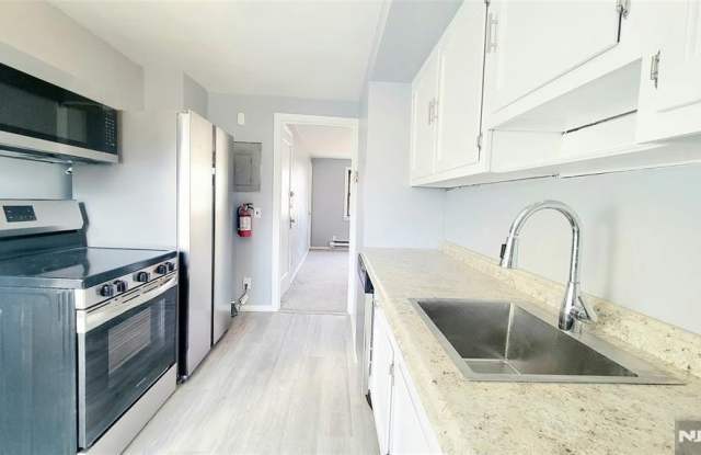 592 Beverly Road 2nd floor photos photos