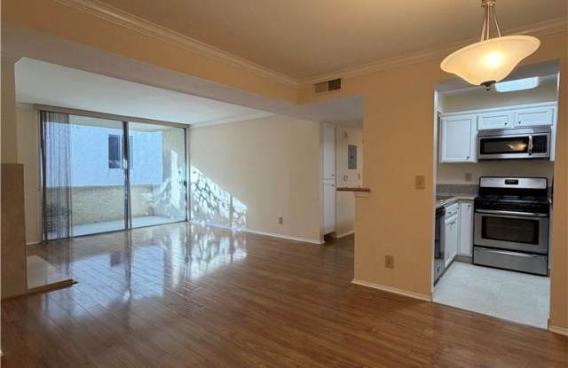 5325 Newcastle Avenue photos photos