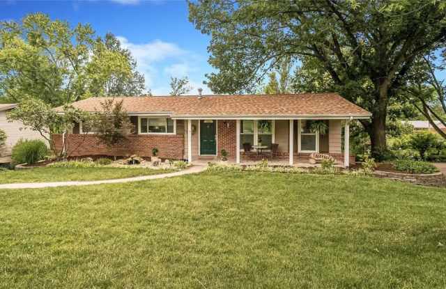 805 Rockhurst Dr photos photos