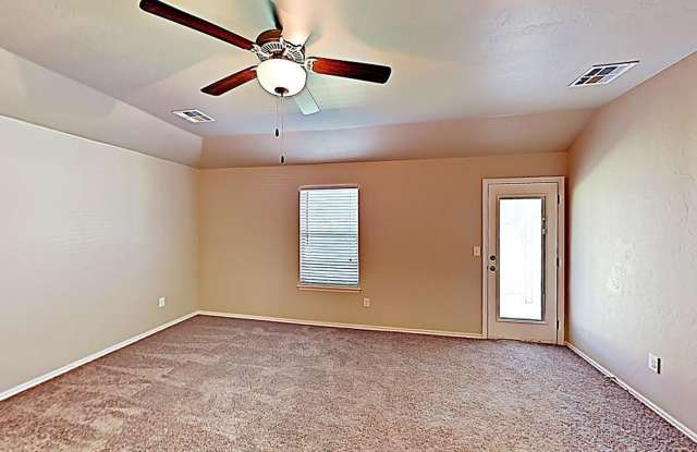 Very Nice 4 Bedroom 2 Bath Home in Yukon Schools Gallery 4