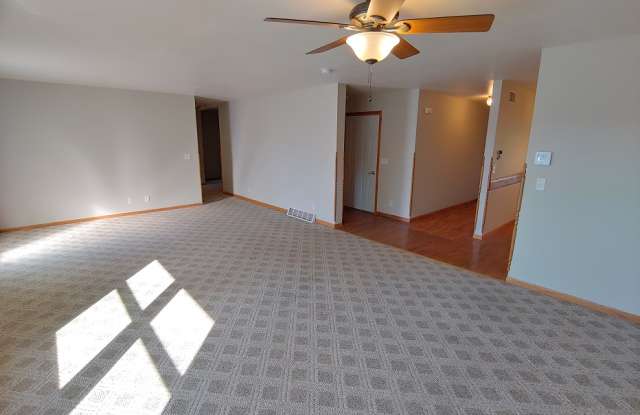 1621 Carlson Pl Gallery 3