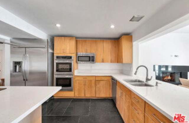 5890 Fairhaven Avenue Gallery 4