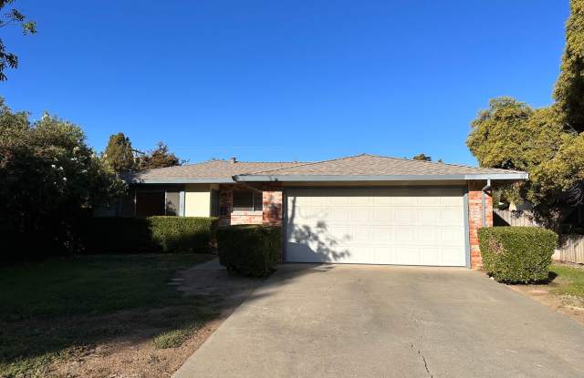 Pet Friendly Home Nestled in Quiet Neighborhood-First 2 Month's Rent free Gallery 3