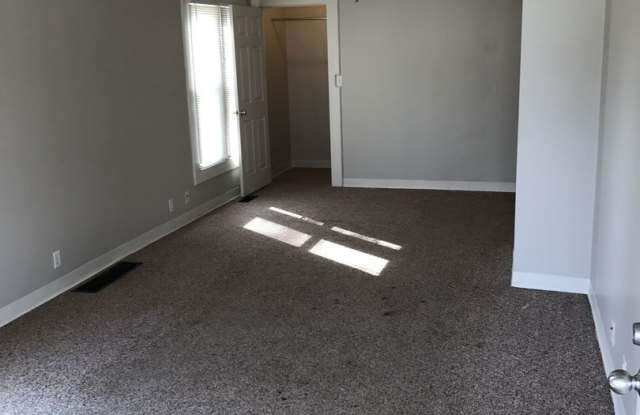 707 W. Calhoun Gallery 2