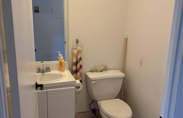 17239 Highland Avenue Gallery 4