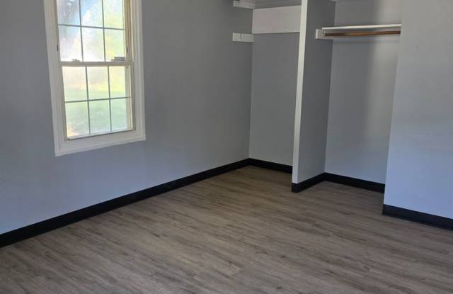 NOW AVAILABLE FOR RENT! 4 BEDROOM HOUSE! Gallery 1