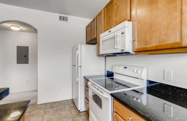 Charming 2BR Condo in Erie Gallery 3