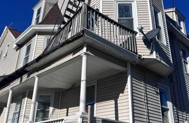 111 Burnett Street unit: 3 photos photos