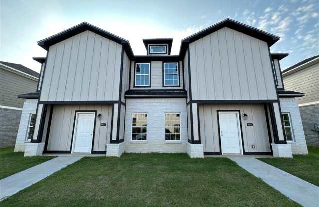 940  S Amarillo  RD Unit #1 - 940 South Amarillo Avenue, Fayetteville, AR 72704